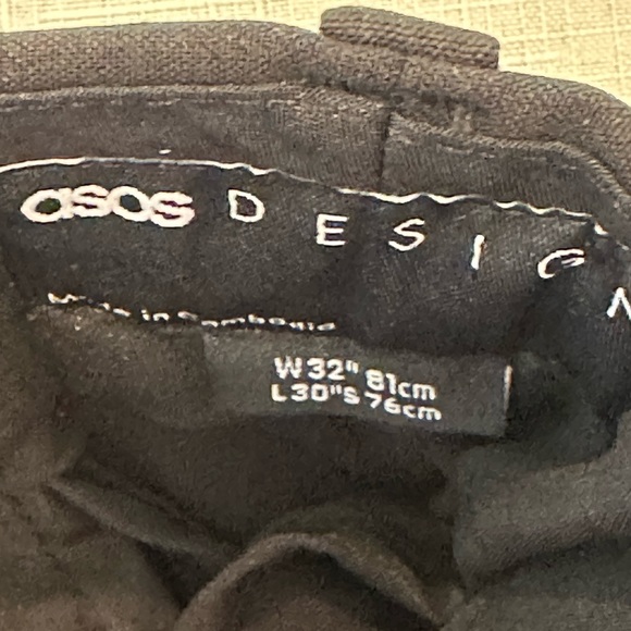 ASOS DESIGN super skinny tuxedo pants in black with animal side stripe - Picture 4 of 5